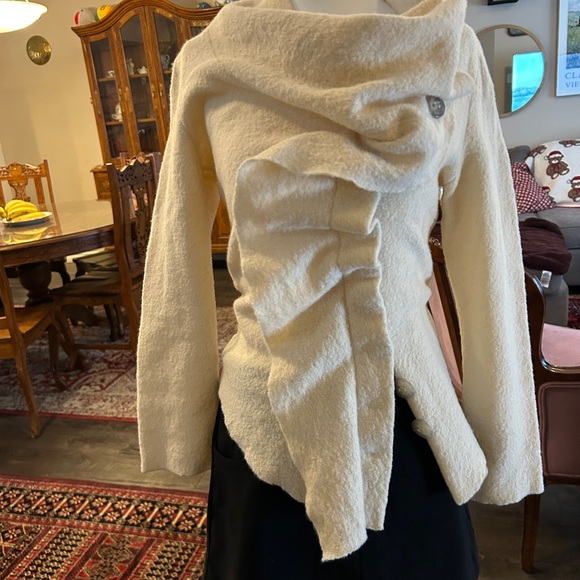 groa Sweaters - Cream Groa 100% Wool Sweater